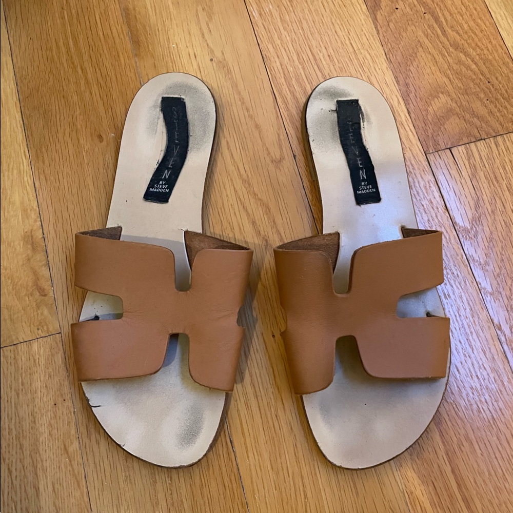 Steve Madden tan slide sandals